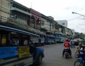 マーケット周辺