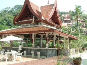 レストラン&バー