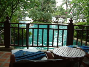 プールビュー・ルーム