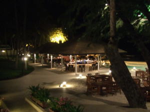 �z�e���̃i�C�g�o�[