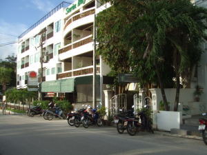 �X�����E�X�g���[�g