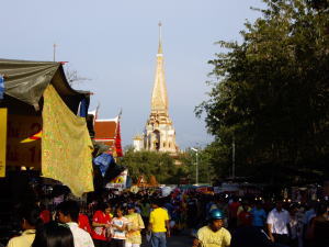 ワット・チャロン