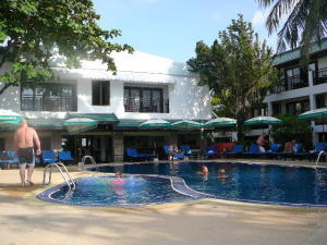 �p�g���E�x�C�K�[�f��