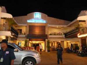 �p�g���E�x�C�K�[�f��