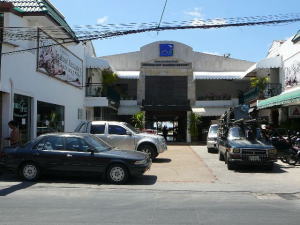 �p�g���E�x�C�K�[�f��