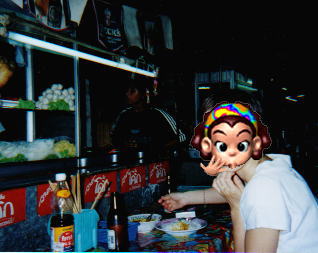 美味しそうに食べています